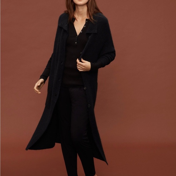 The Group by Babaton Nour sweater - Picture 1 of 5